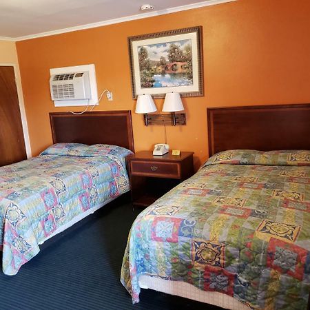 Encino Motel Pleasanton Esterno foto