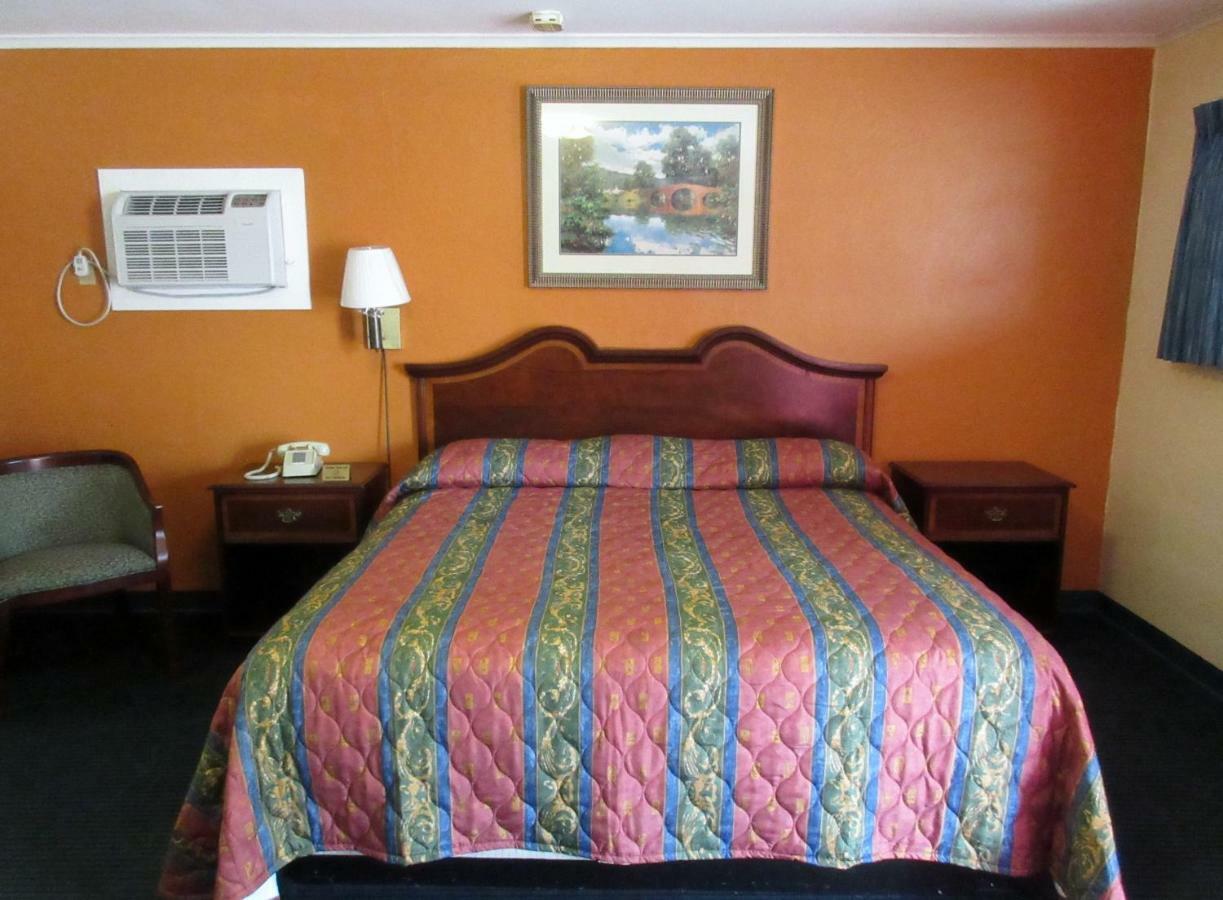 Encino Motel Pleasanton Esterno foto