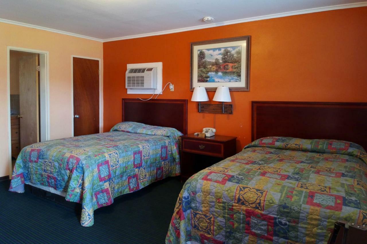 Encino Motel Pleasanton Esterno foto